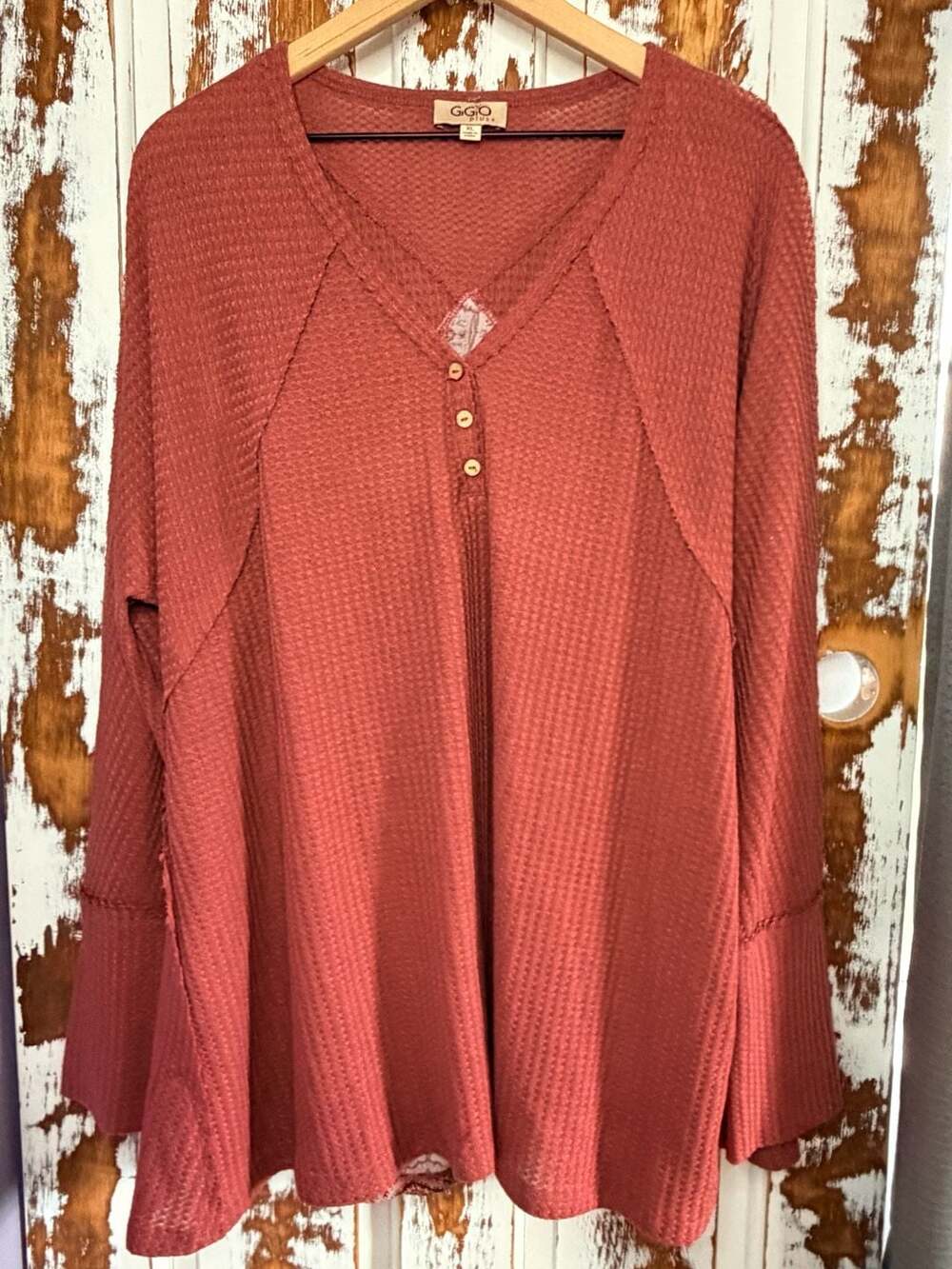 GiGi Plus Women’s Waffle Henley Size XL Terra Cotta Patterned Back Boho